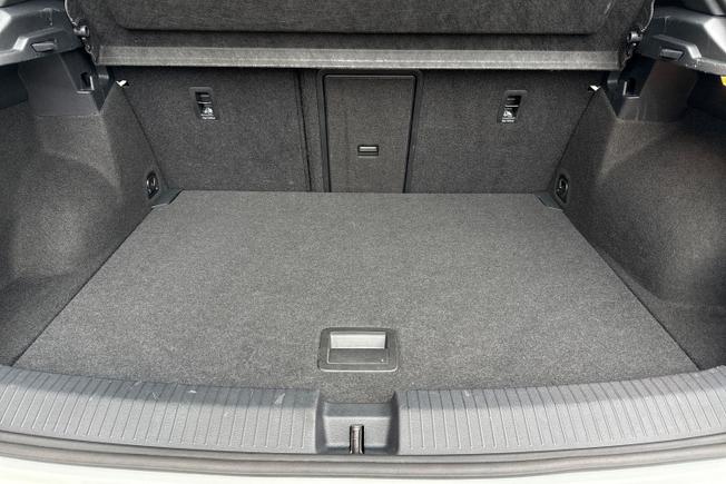 VOLKSWAGEN T-Roc Photo 15