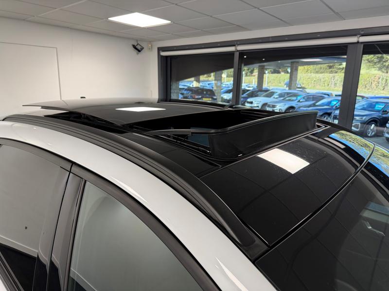 Ford Kuga Photo eb8ff386-34db-44e4-aa0d-df7f1257e53b.jpg