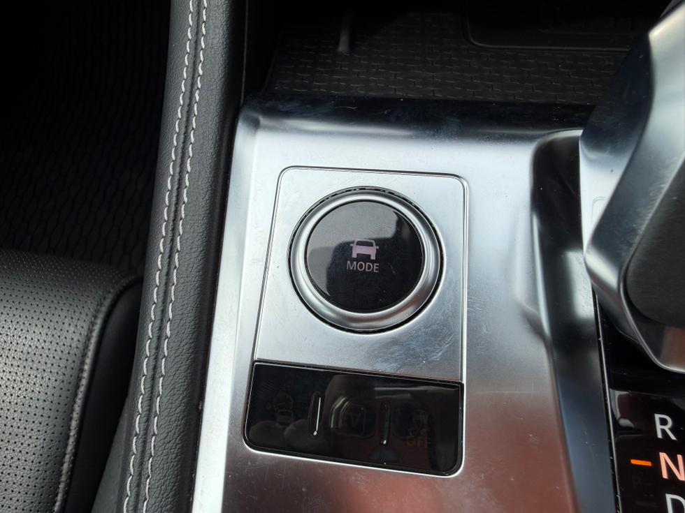 Jaguar F-PACE Photo ebb9981e-551b-4ea1-9537-3b757fa7f307.JPEG