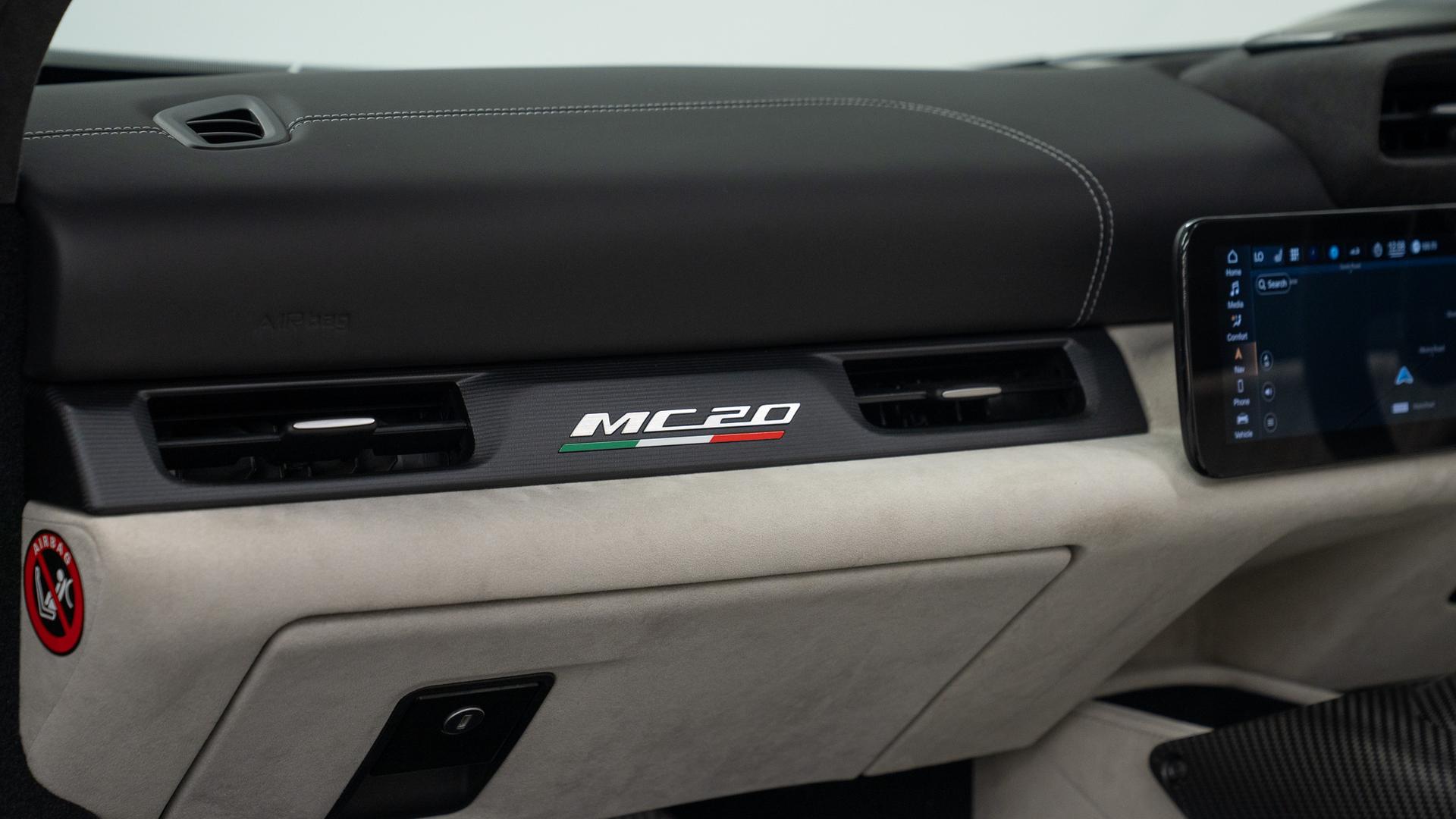 Maserati MC20 Photo ebc62588-5e72-41d2-ba93-2d6bddee16b8.jpg