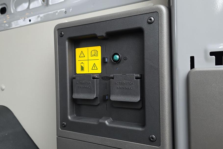 Used Ford E-TRANSIT LC75PZW 27