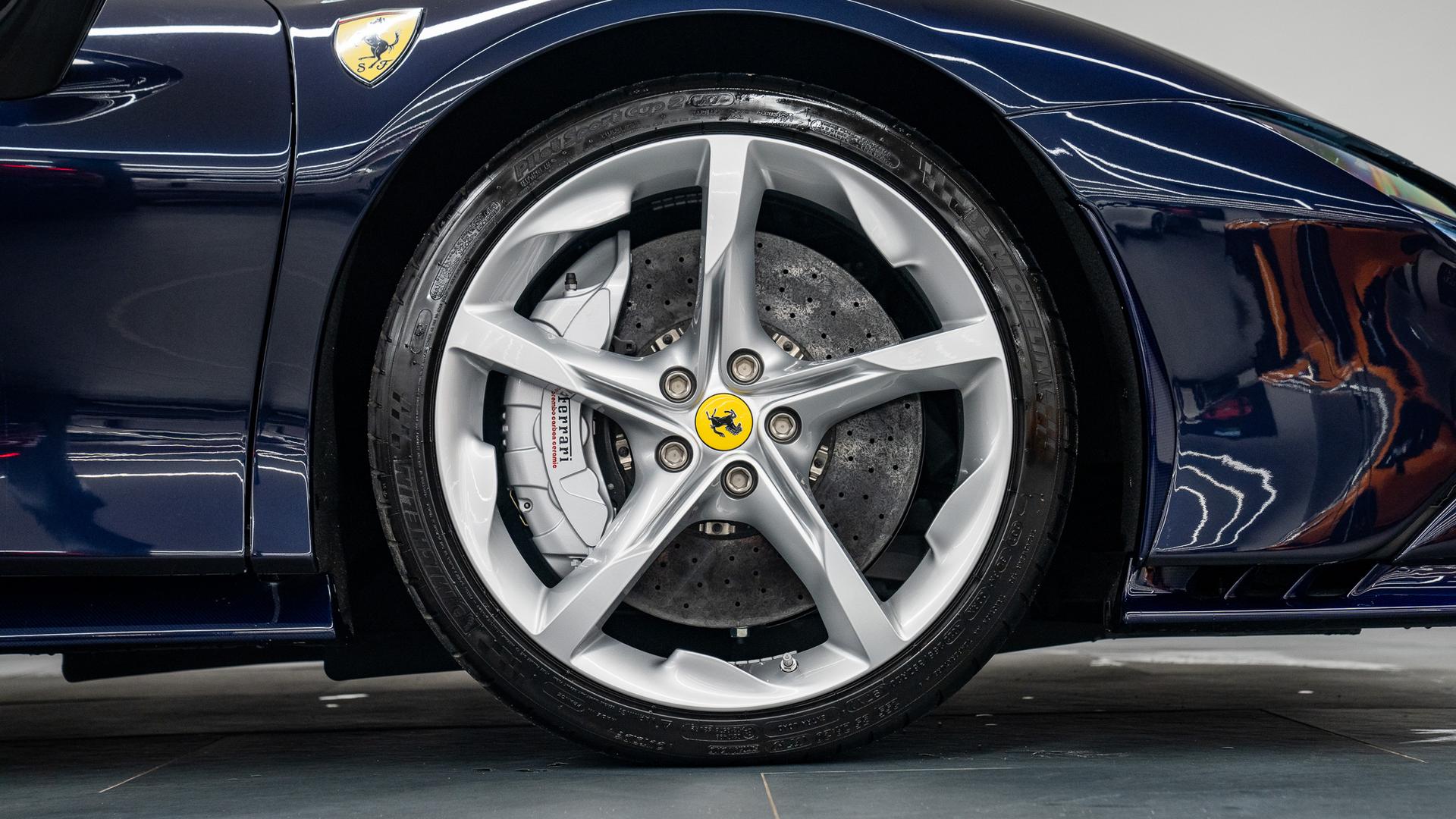 Ferrari SF90 Photo ebd9facc-1000-4733-b5ff-0085e69fbf7a.jpg