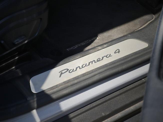 PORSCHE Panamera Photo 27