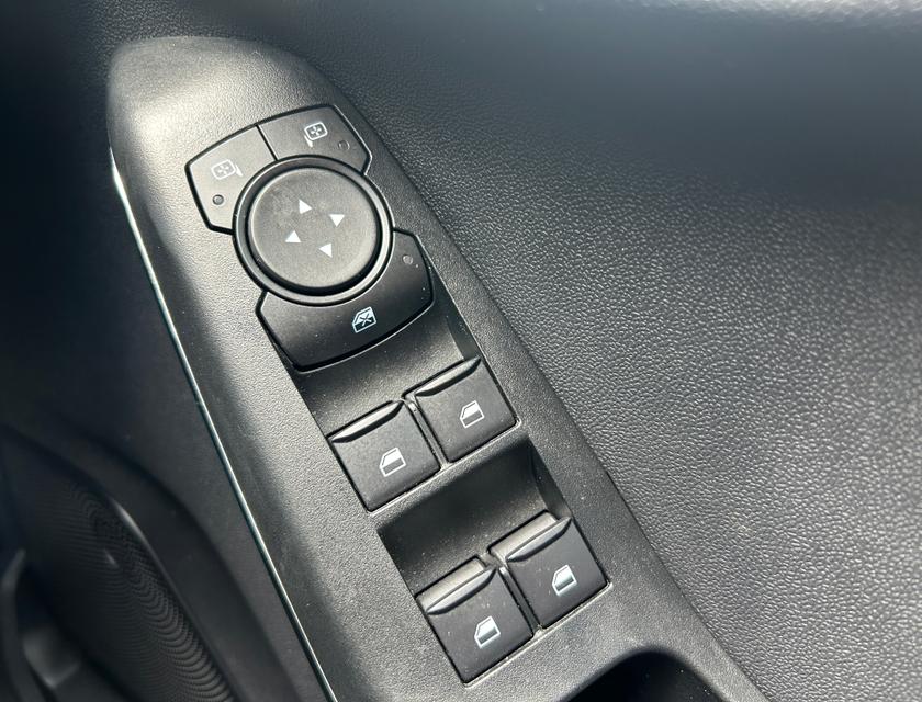 Ford Fiesta Photo ebdc2438-9a53-40a3-865d-8ea9af84a4b2.jpg