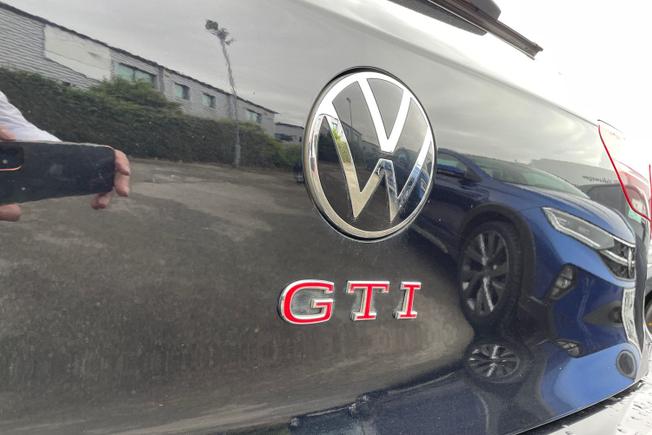 Volkswagen Golf Photo 24
