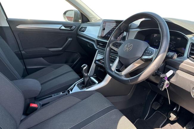 Volkswagen T-Roc Photo 8