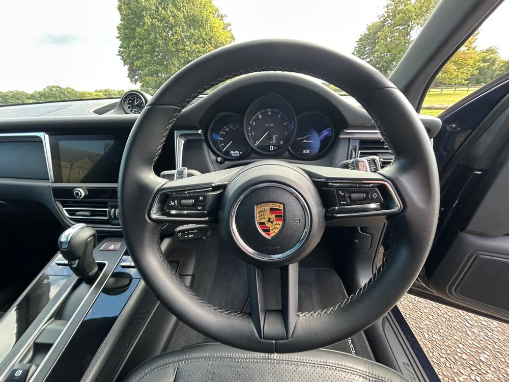 Used Porsche Macan RA71BBJ 22