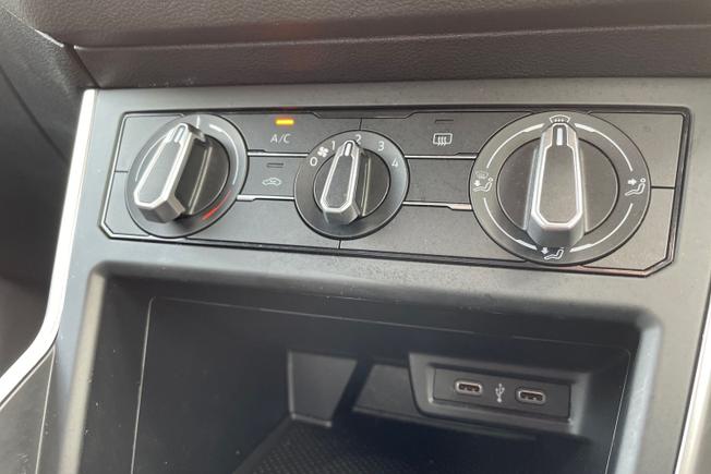 VOLKSWAGEN Polo Photo 23