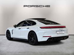 PORSCHE Panamera Photo 5
