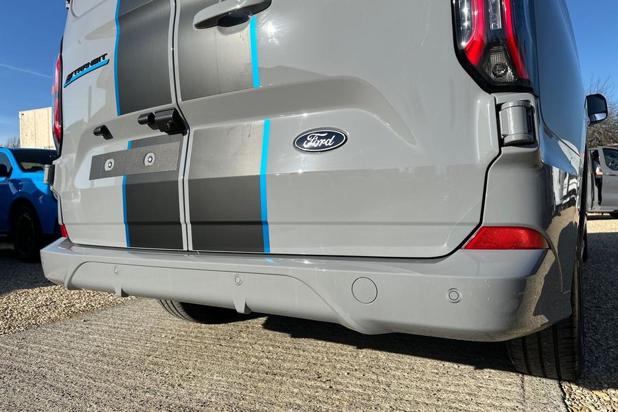 Ford E-TRANSIT CUSTOM Photo ec3145f2-0ad5-4b4c-91b3-7b9ac8a6b80f.jpg