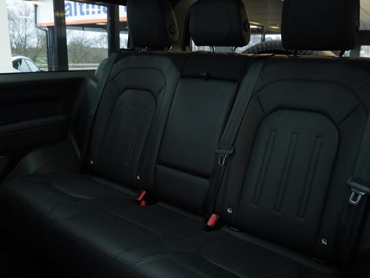 Land Rover Defender 90 Photo ec393a4a-c10d-4635-a117-056334156998.jpg