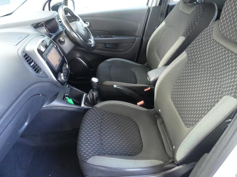 Renault Captur Photo ec4dae99-d1f6-48a5-b812-391d08c7f8c6.jpg