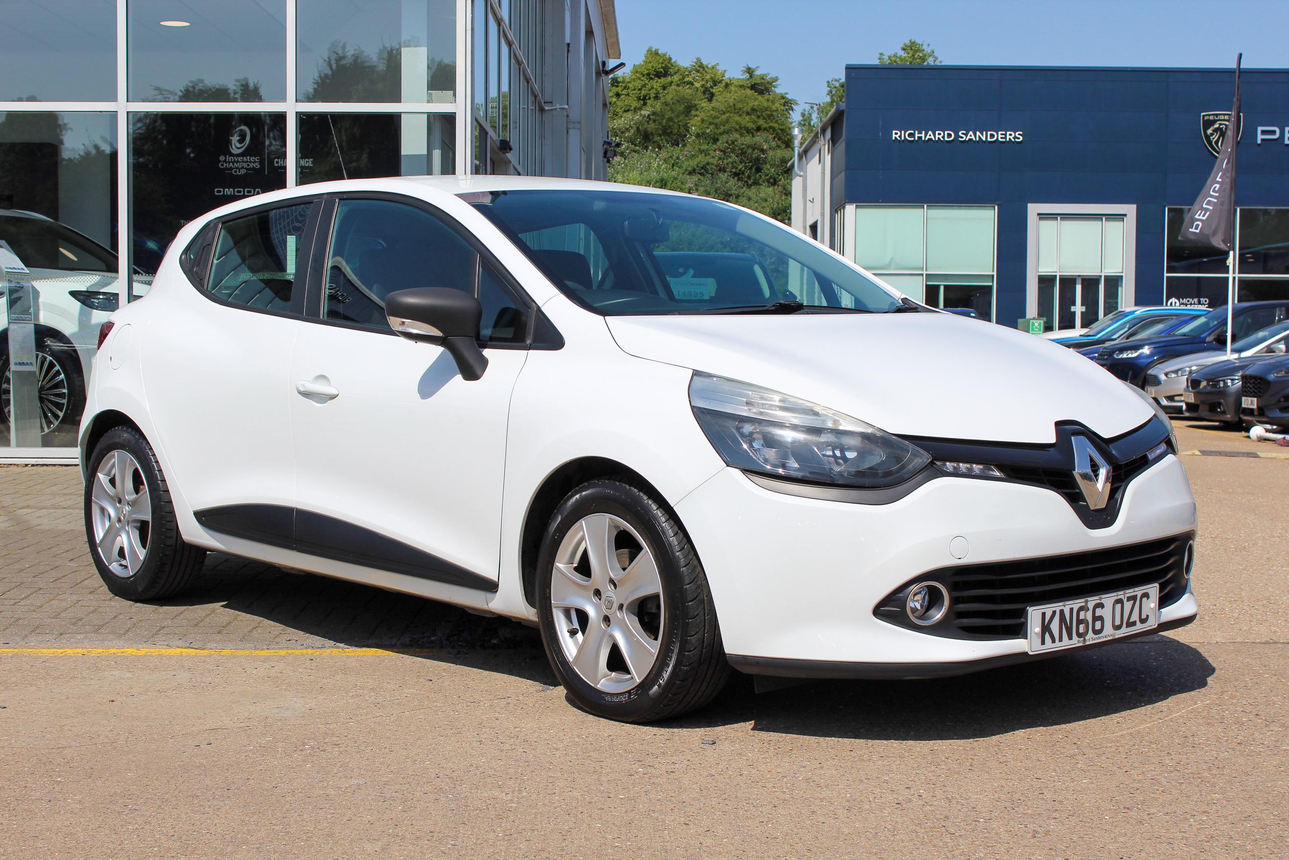 RENAULT CLIO 1.2 16V PLAY HATCHBACK 5DR PETROL MANUAL EURO 6 75 PS 47,685...