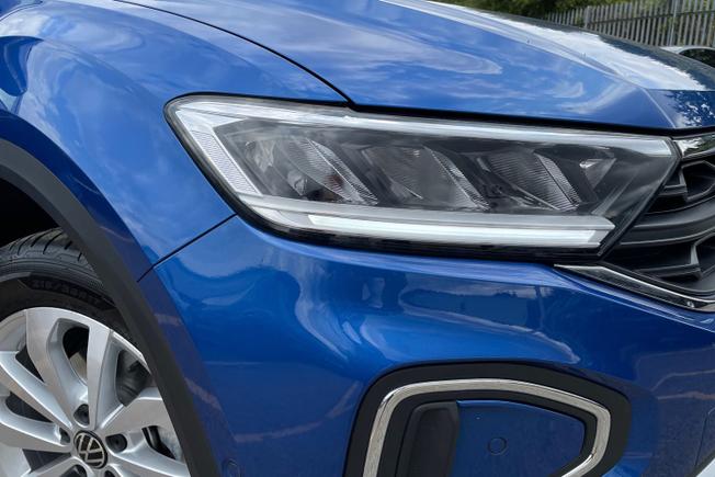 VOLKSWAGEN T-Roc Photo 24