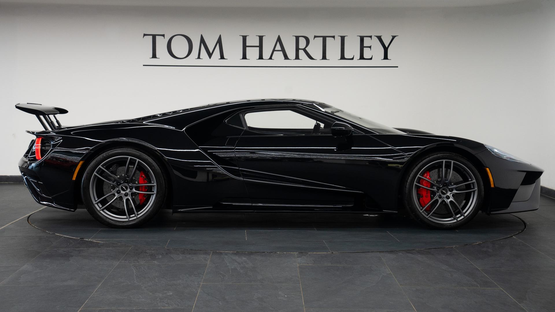 Ford GT Photo ec71e455-584b-4e36-8403-4e9cd91aef0a.jpg