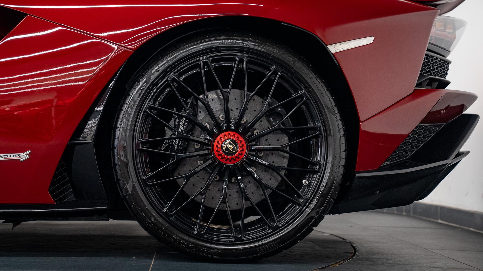 LAMBORGHINI Aventador Photo ec85543d-1782-42d5-a2ac-59fd370b3015.jpg