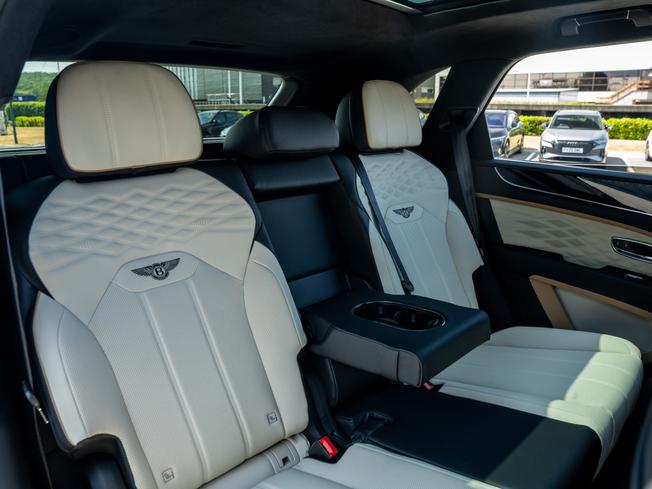 BENTLEY Bentayga  Photo 20