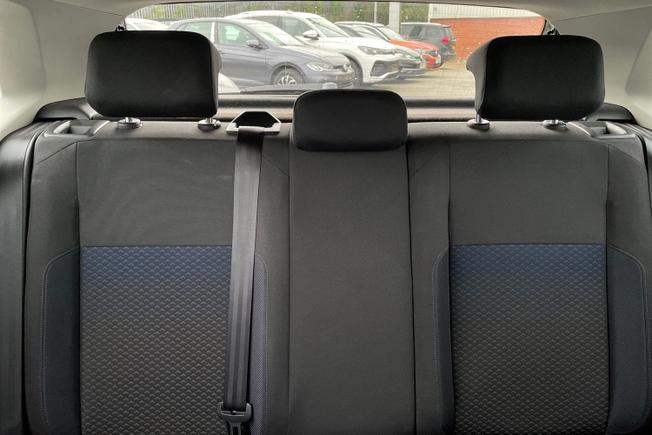 VOLKSWAGEN Polo Photo 29