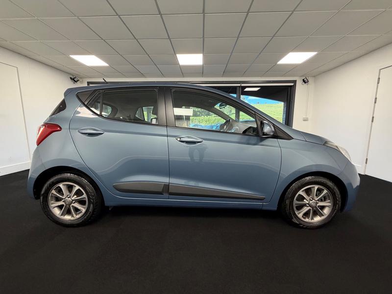 Hyundai i10 Photo ecb5762b-69d0-42df-8b58-e7c535a6aa37.jpg
