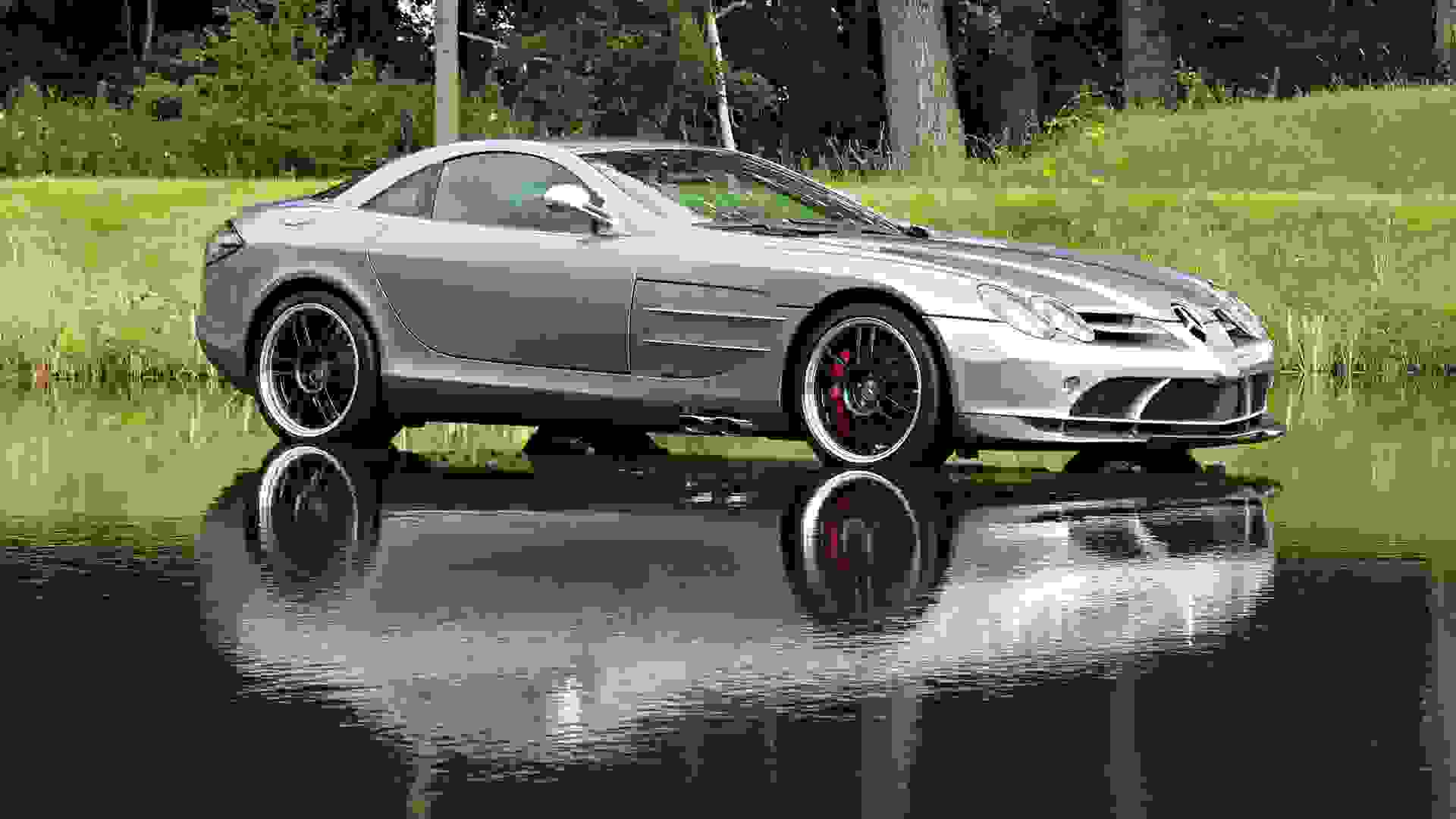 Mercedes-Benz SLR Photo ecbe41a3-74ca-46c1-b1b3-90fe0296ea5b.jpg