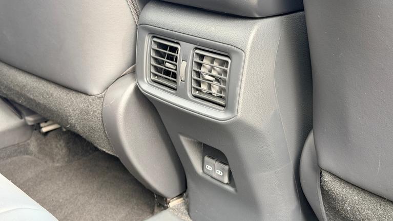 Used Suzuki Across VX72OXE 17
