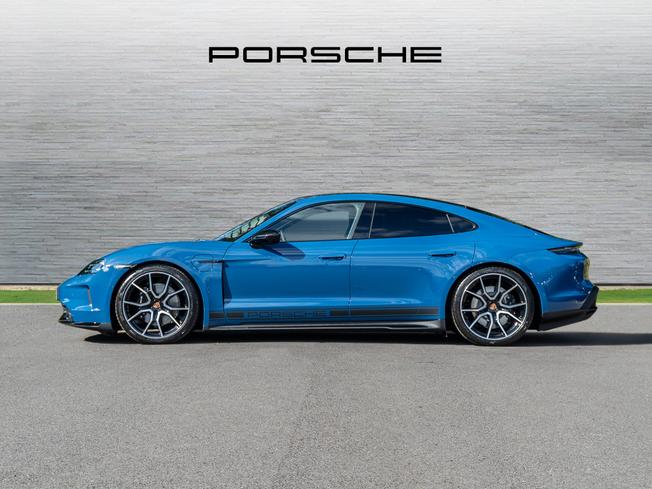 PORSCHE Taycan Photo 5