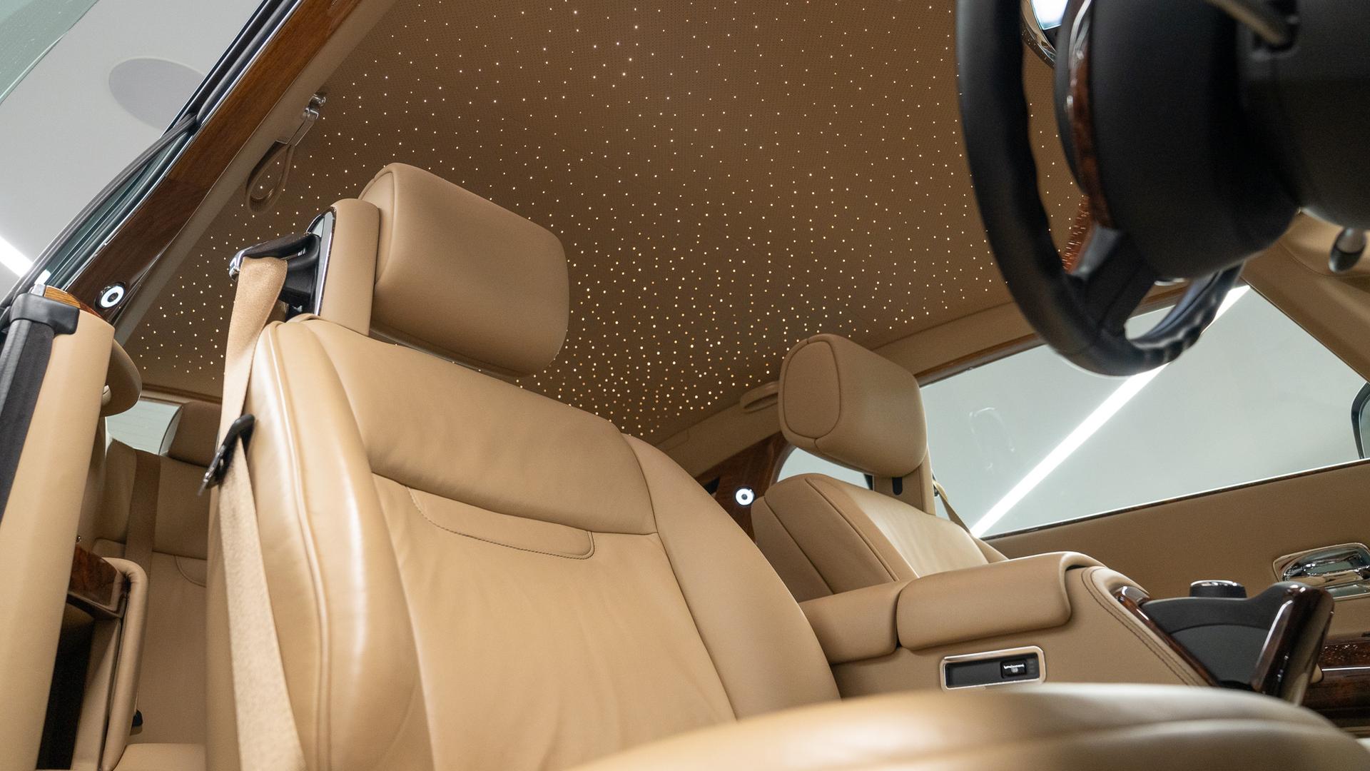 Rolls-Royce Phantom Photo ecdc586c-f7c7-4a12-982e-61faf948feda.jpg