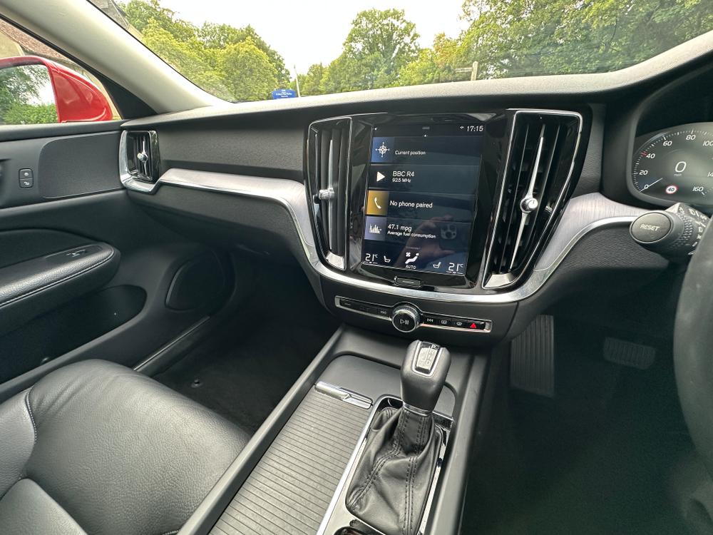 Used Volvo V60 KP69LTY 28