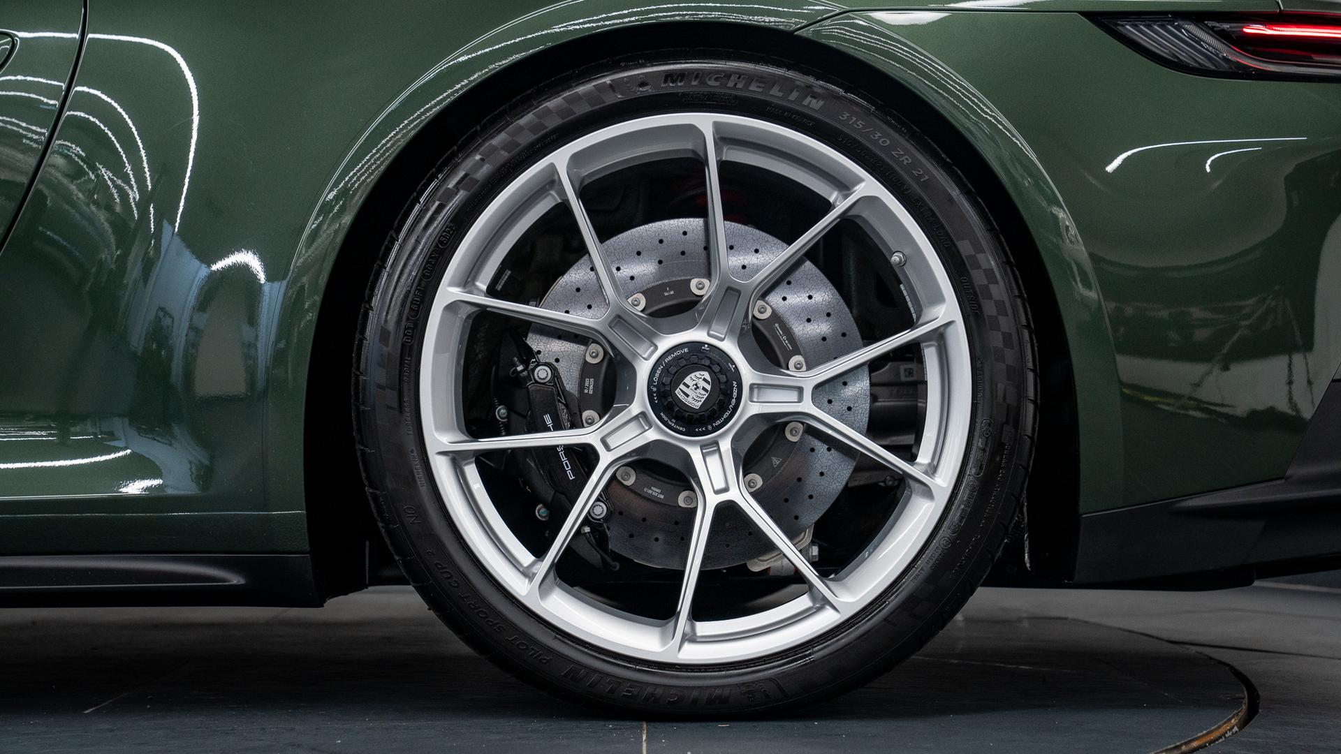 Porsche 911 Photo ed0b868c-f670-4ab1-8ed6-18cec1a1446d.jpg