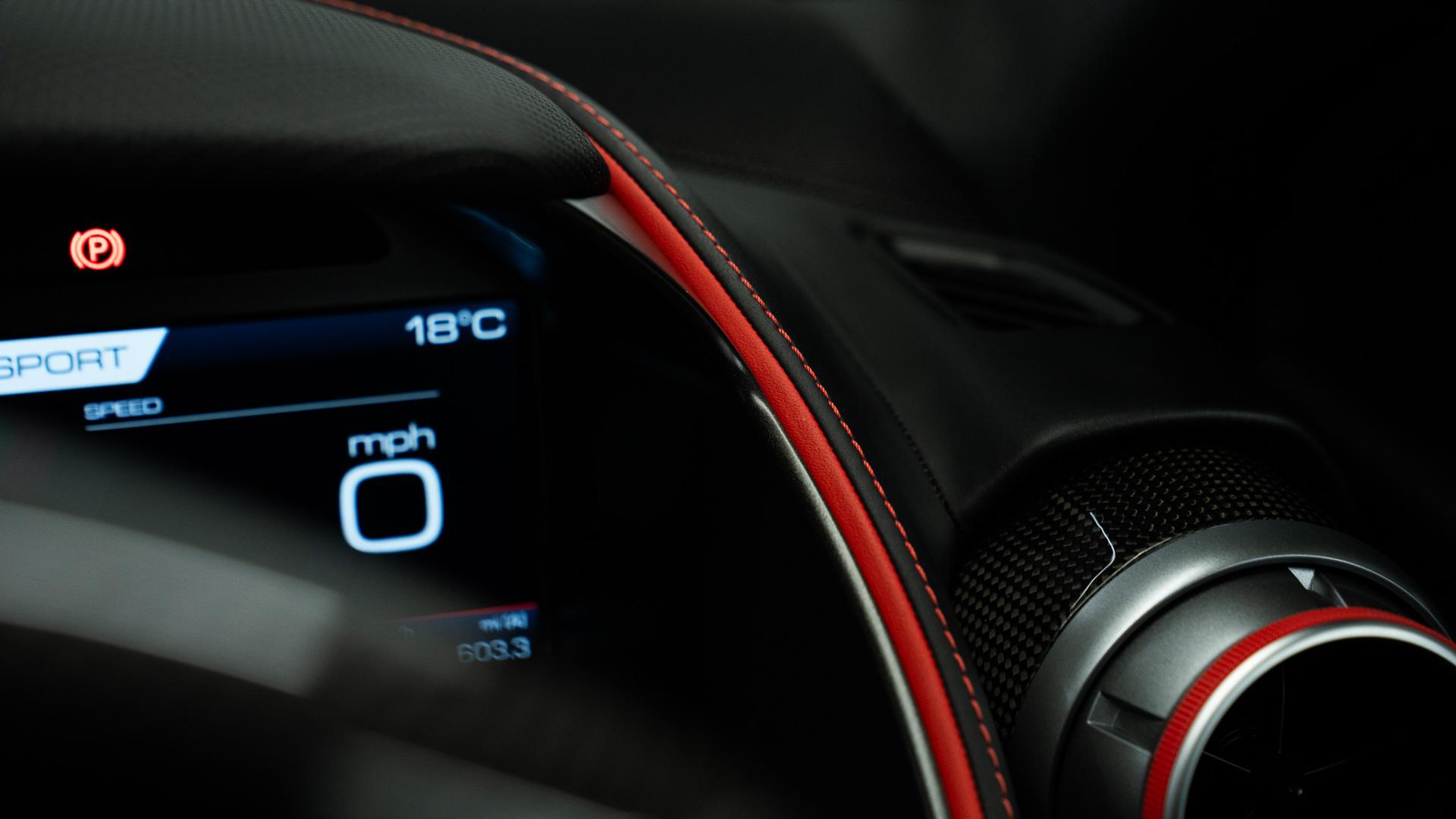 Ferrari 812 Photo ed14e89c-bad4-4e27-be2f-3f4055cf9f63.jpg