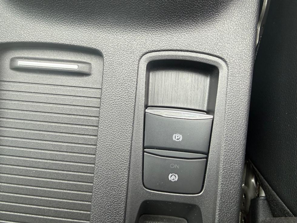 Ford Kuga Photo ed2390e5-afaf-4d55-965c-2cce22b35cf3.jpeg