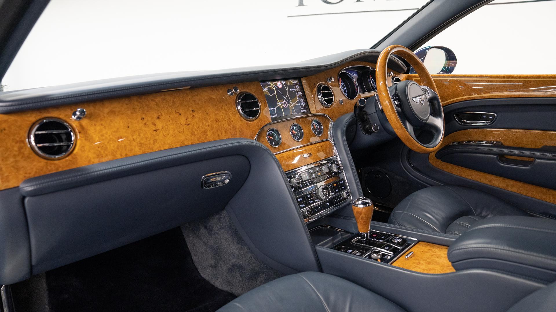 Bentley Mulsanne Photo ed2a9679-a19d-4a24-9b56-1972d266ade0.jpg