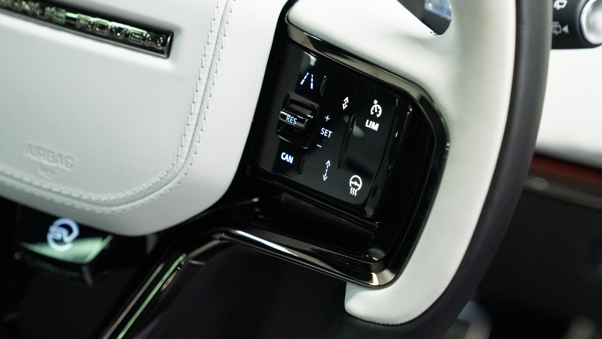 Land Rover Range Rover Sport Photo ed2b3425-197d-4edb-bc9f-049c0eb44465.jpg