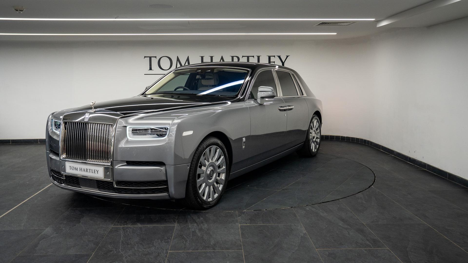 Rolls-Royce Phantom Photo ed2b4da5-ba05-4104-8e4e-3f8f90fdc4f0.jpg