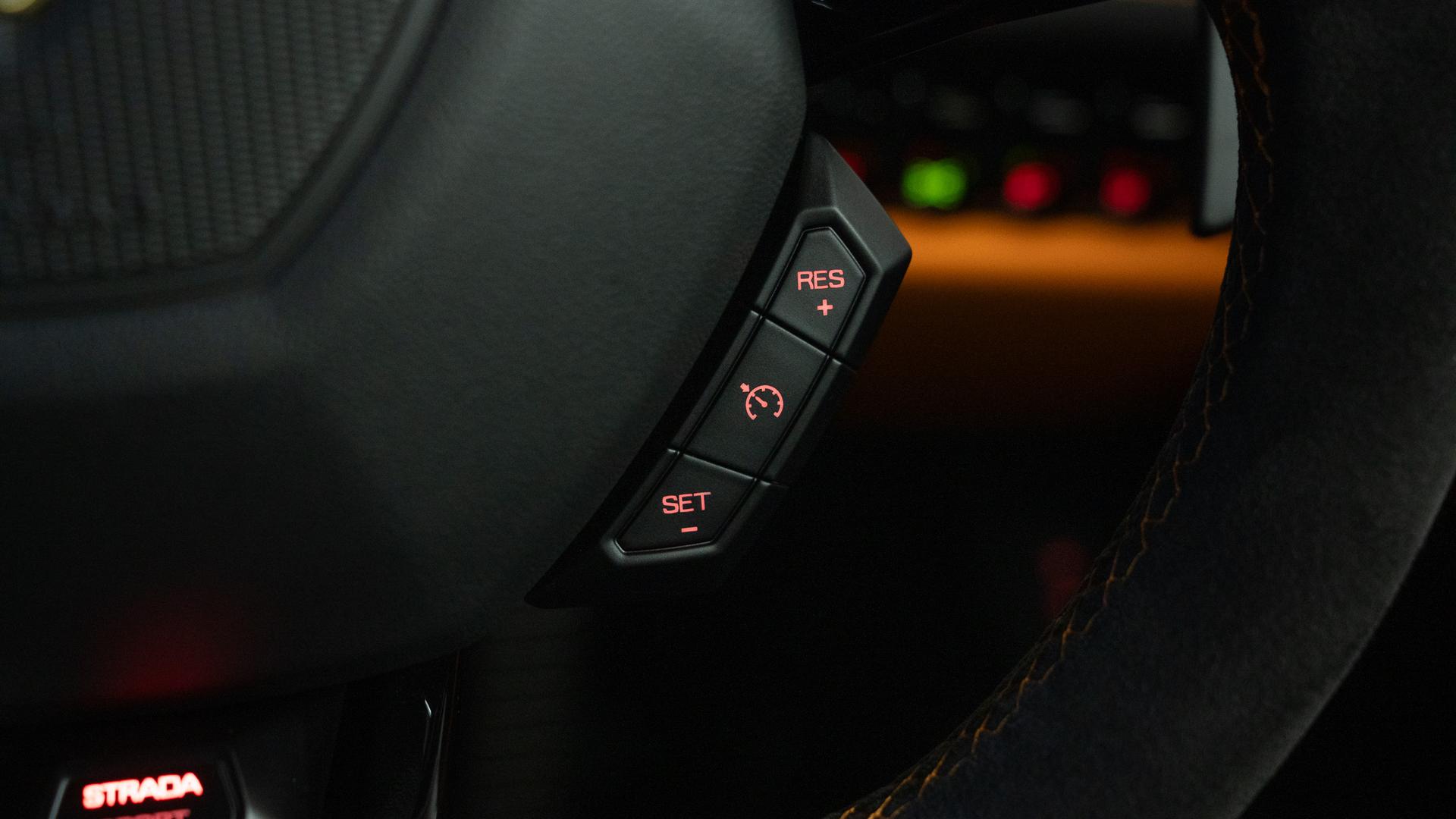 LAMBORGHINI Huracan Photo ed4b59a8-4ee3-463d-8f69-ad1f7973313b.jpg