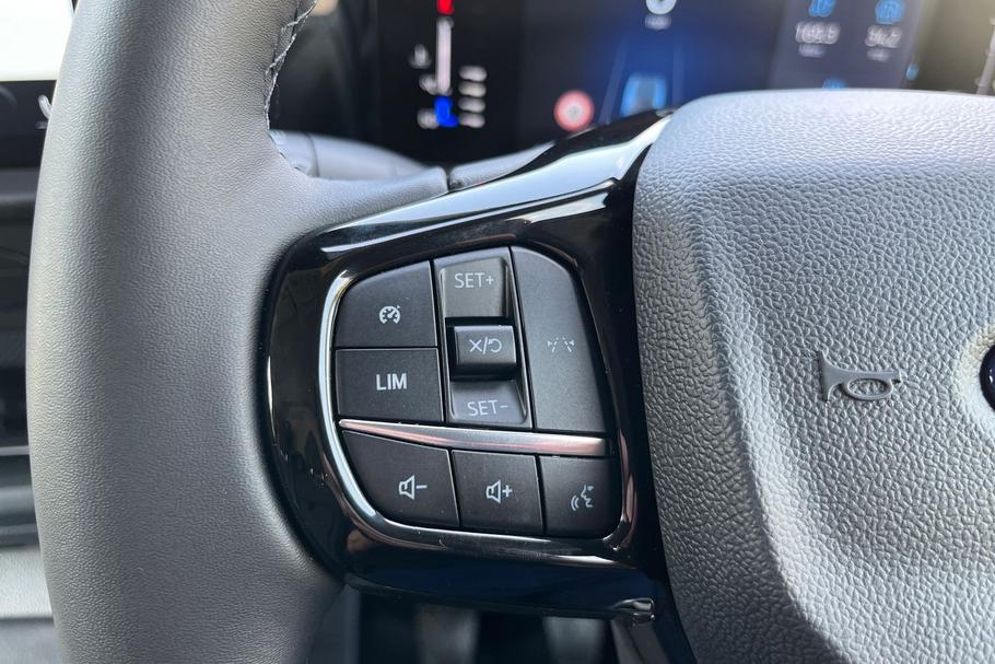 Used Ford TRANSIT CUSTOM CUSTOMPHEV01 24