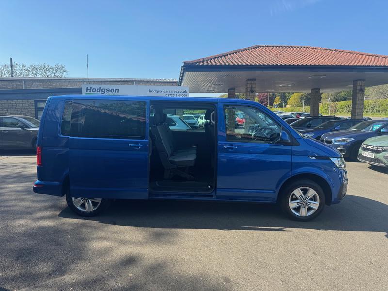 Volkswagen Transporter Shuttle Photo ed612574-b2ea-44dd-a57f-07485a29c6d5.jpg