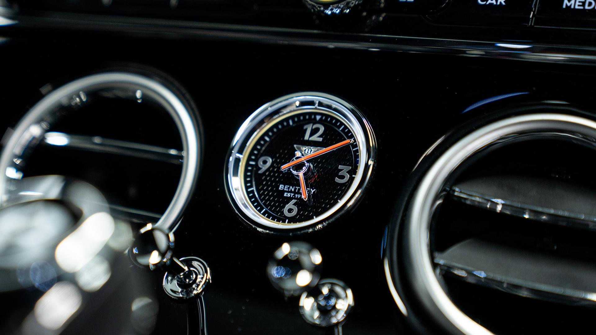 Bentley Continental GT Photo ed62608c-7c8c-4ff5-b956-136f8beb8e59.jpg
