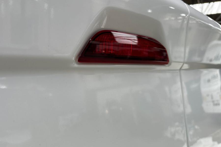 Ford TRANSIT COURIER Photo ed85d581-191a-463a-bdf3-d79841dbd98c.jpg