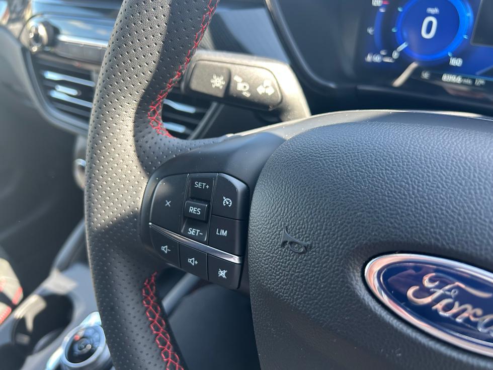 Ford Kuga Photo ed95cb1d-cad7-45b6-9de4-b08ffdfaf854.jpeg