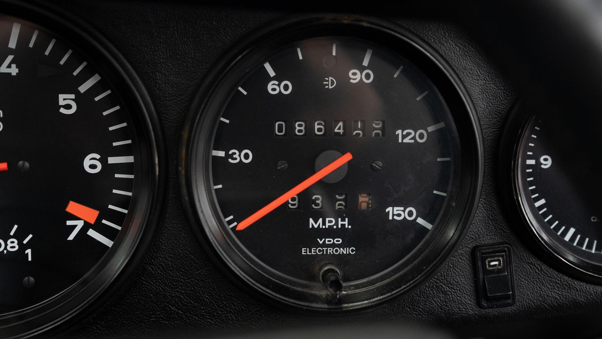 Porsche 911 Photo ed9ce9e7-8892-49a4-bc8b-c3d115885781.jpg