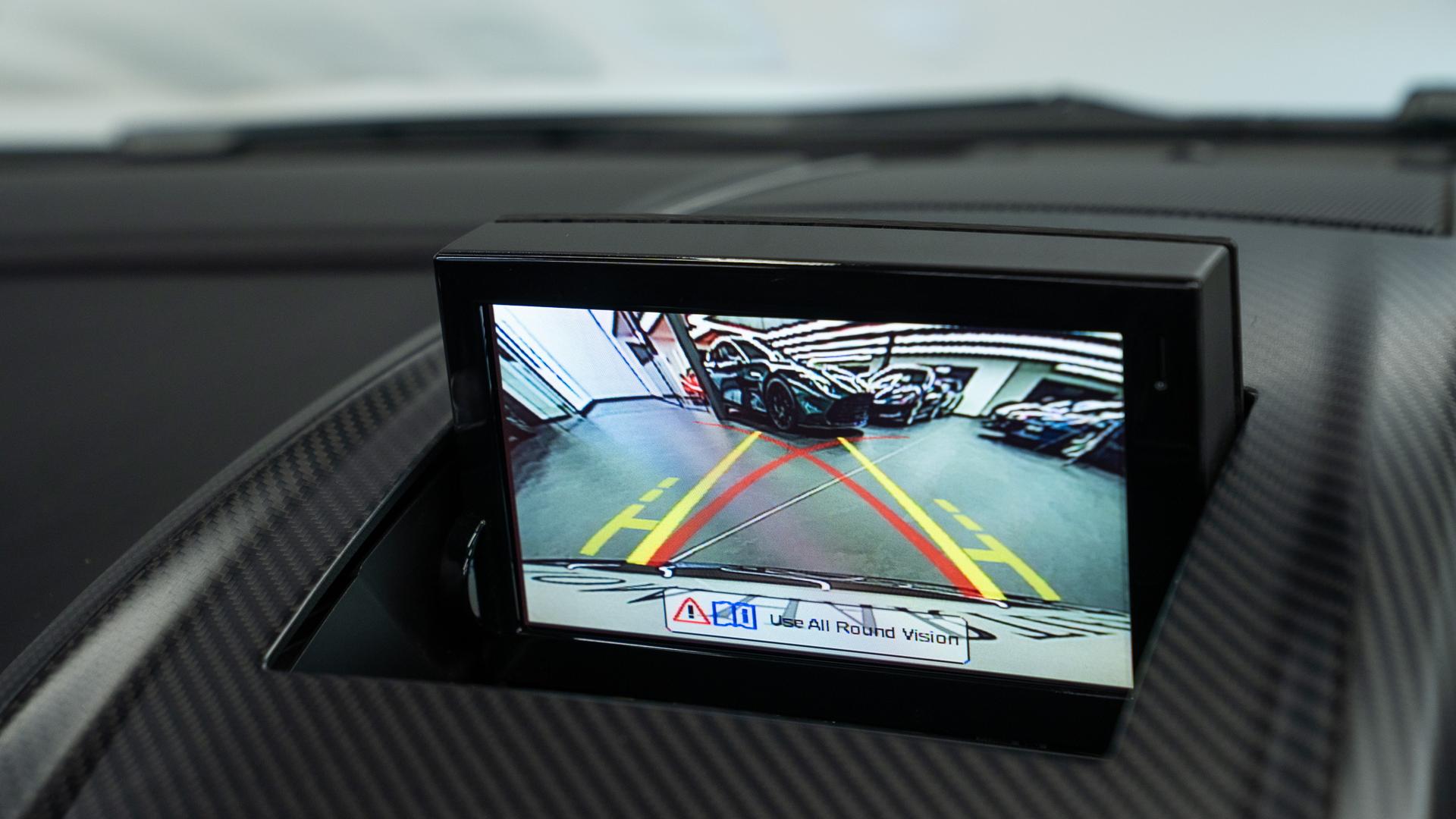 Aston Martin Vantage Photo eda1e899-4b8b-4b41-8eda-2a3970f009eb.jpg