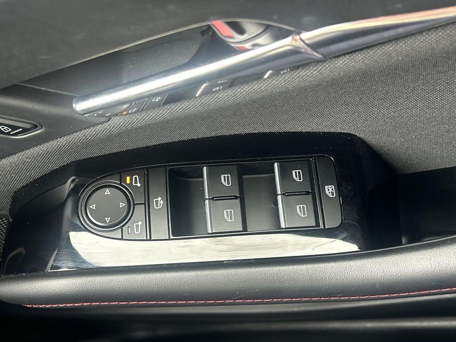 Mazda CX-30 Photo eda6818e-c17b-48c4-92fe-0a4674a4d84f.jpg
