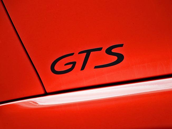 PORSCHE 718 Cayman Photo 11