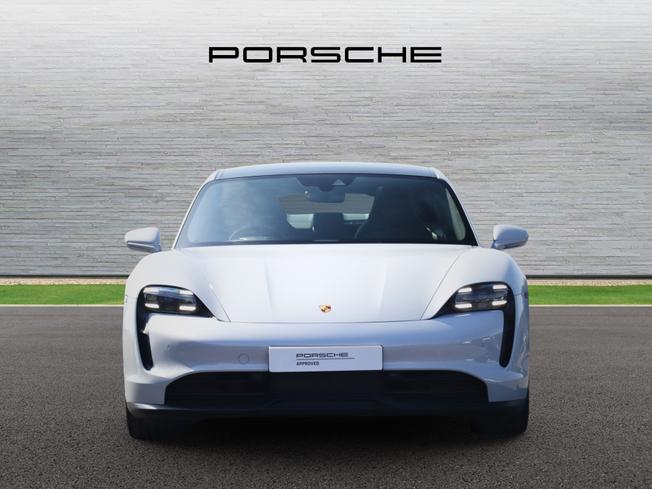 PORSCHE Taycan Photo 4