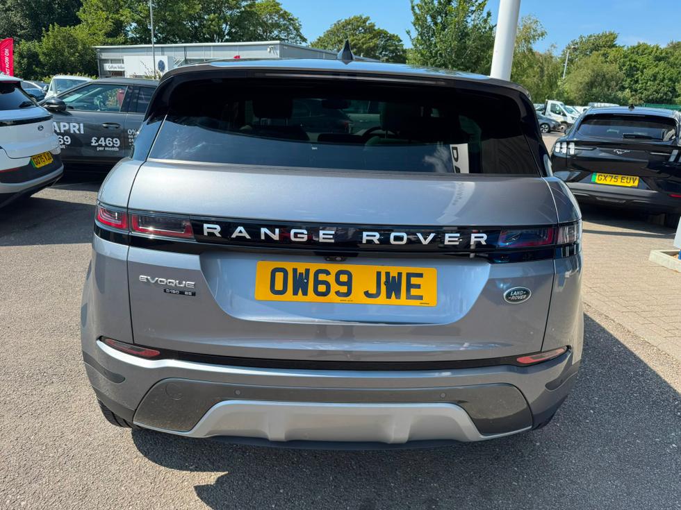 Land Rover Range Rover Evoque Photo ee121a3a-a5a8-4e2d-b80f-b1827fd59439.jpeg