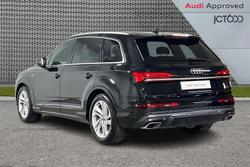 AUDI Q7 Photo 3