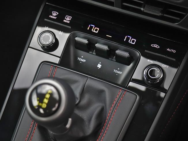 PORSCHE 911 Photo 38
