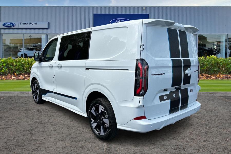 Ford TRANSIT CUSTOM Photo ee519db3-39ec-4c3b-8a6c-076e6a2b7bc4.jpg