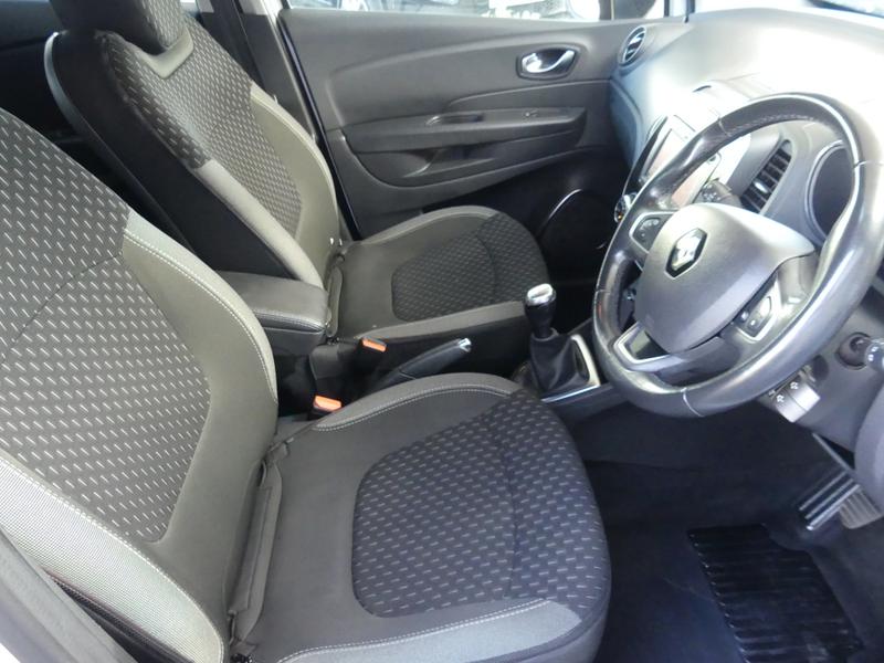 Renault Captur Photo ee53c725-379b-42b7-b4d8-0f89e0d13aab.jpg